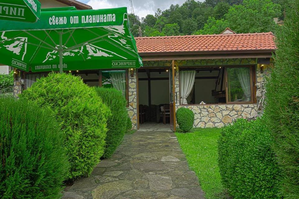 Стар Мерак Hotel Ribarica Exterior photo