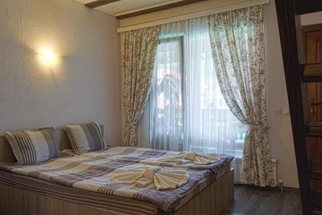Стар Мерак Hotel Ribarica Exterior photo