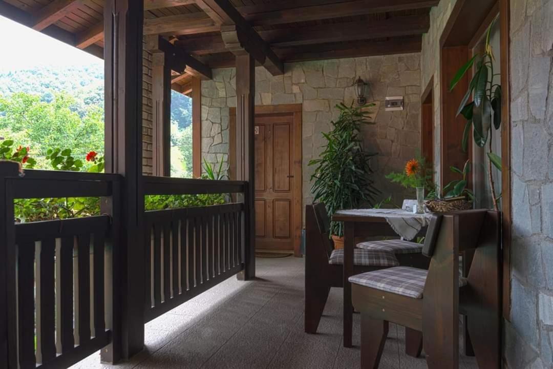 Стар Мерак Hotel Ribarica Exterior photo